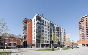 Top Floor 1Br Apartment In Tampella With Free Parking, Sauna & Balcony